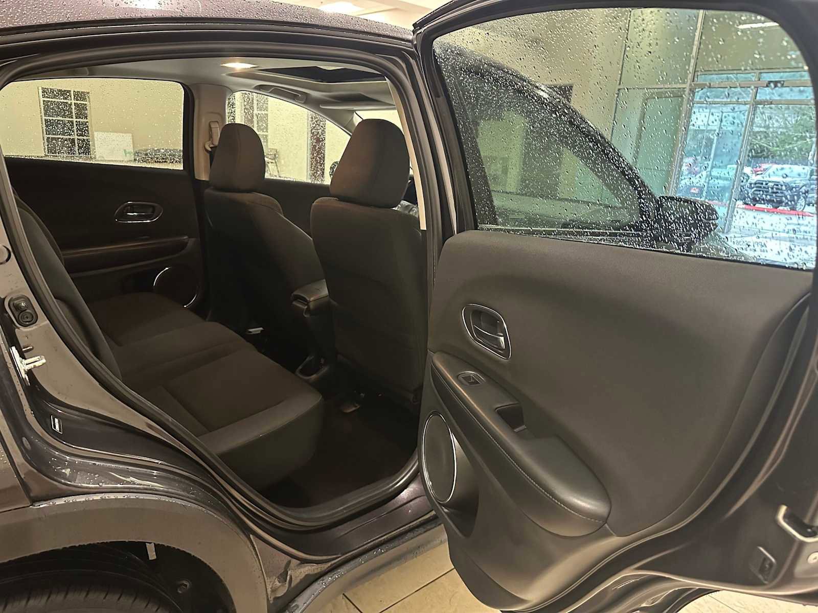 Used 2018 Honda HR-V EX image 26