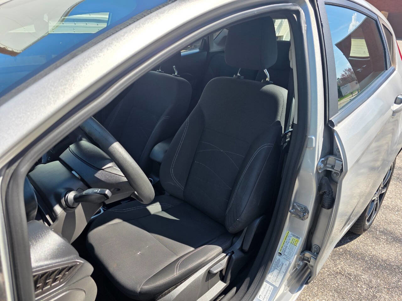 Used 2017 Ford Fiesta SE image 12