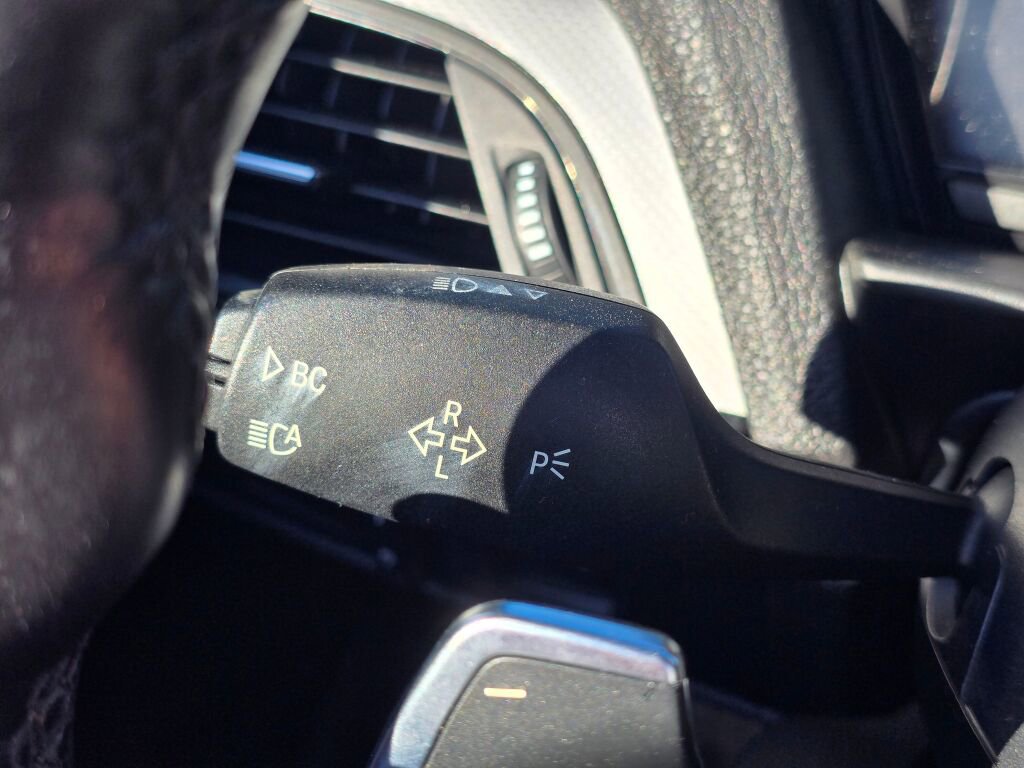 Used 2015 BMW 228i Convertible image 30