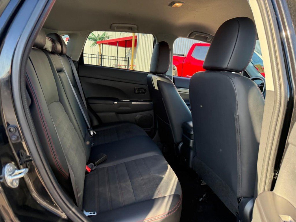 Used 2025 Mitsubishi Outlander Sport AWD image 12