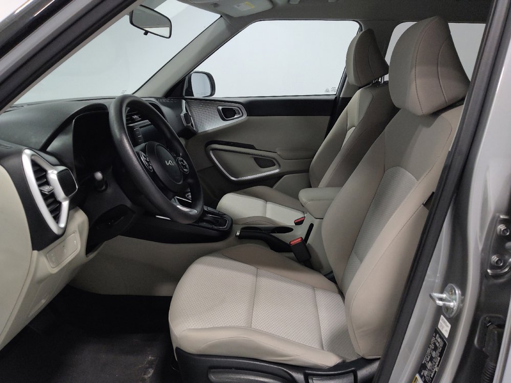 Used 2022 Kia Soul LX image 17