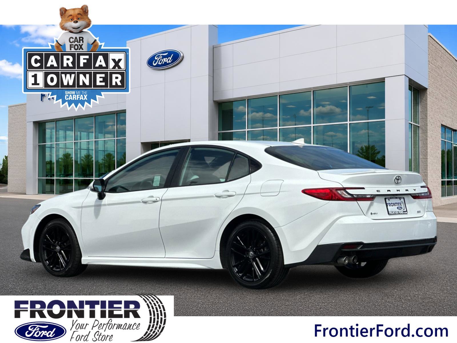 Used 2025 Toyota Camry SE FWD image 7