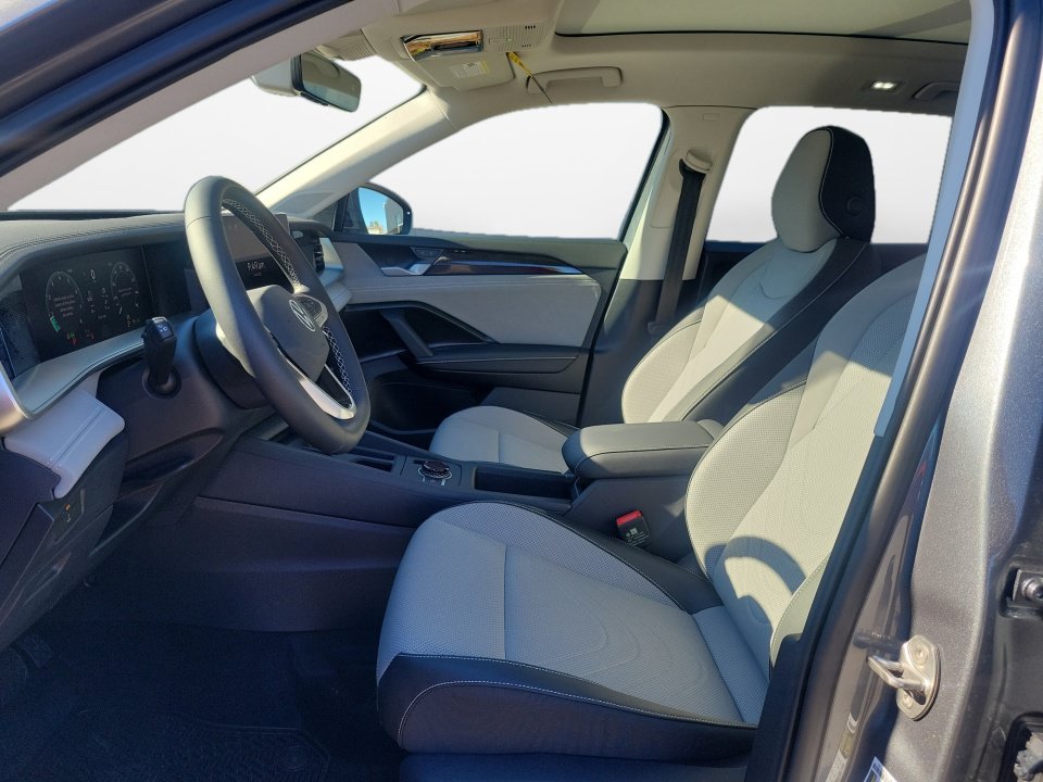 New 2026 Volkswagen Tiguan SE AWD/4WD image 9