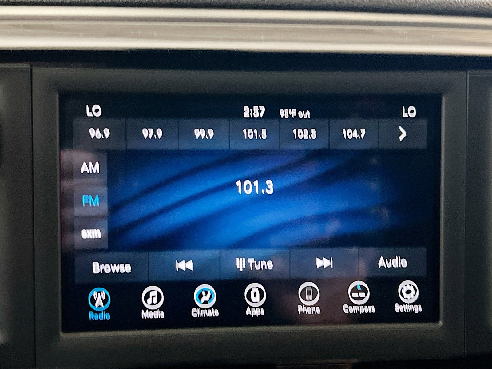 Used 2020 Chrysler Pacifica Touring w/ S Appearance Package image 7