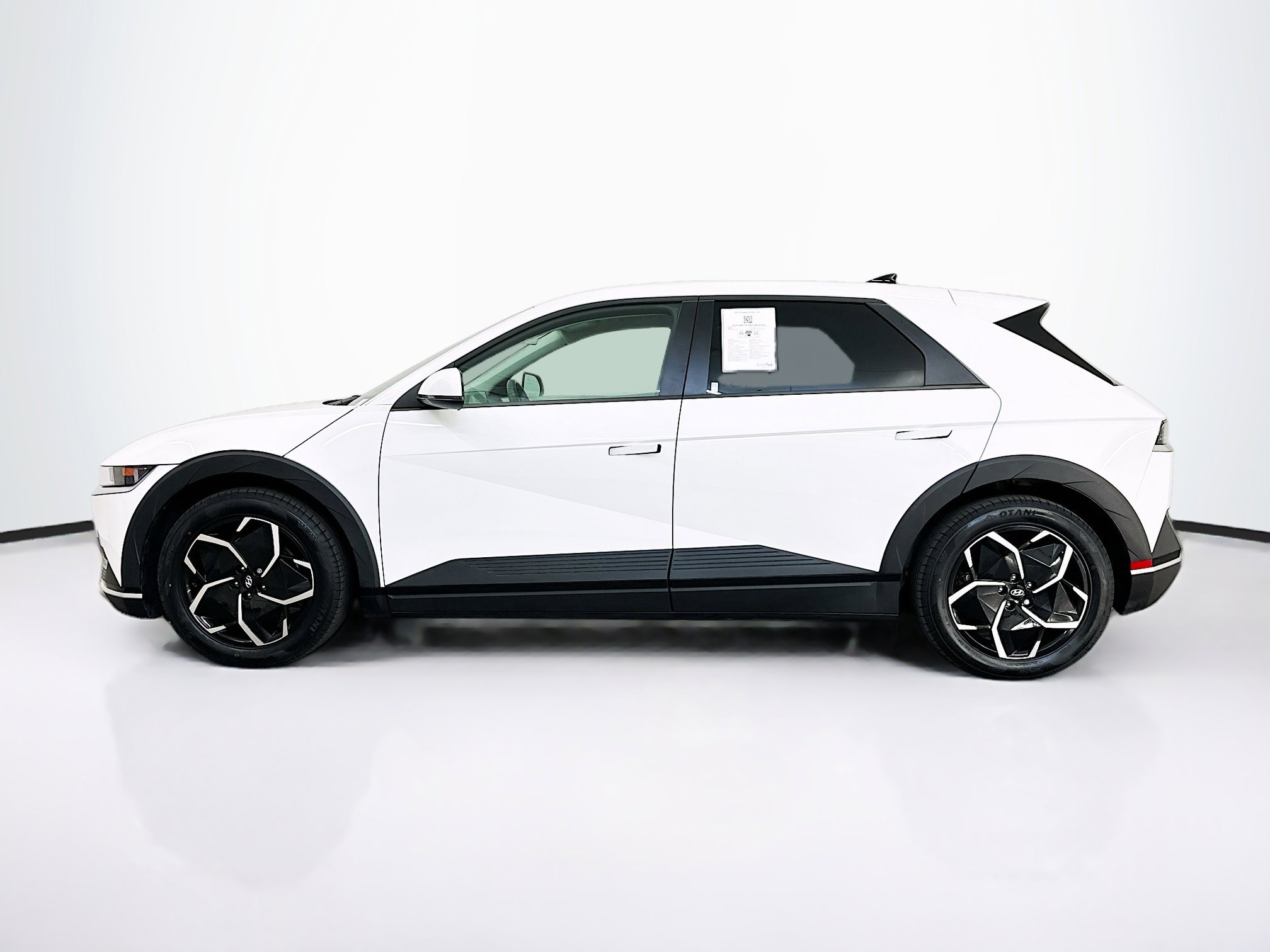 Used 2024 Hyundai Ioniq 5 SEL AWD/4WD image 4