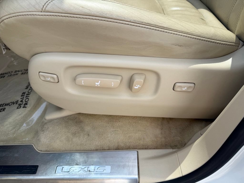 Used 2017 Lexus LX 570 4WD w/ Luxury Package image 7