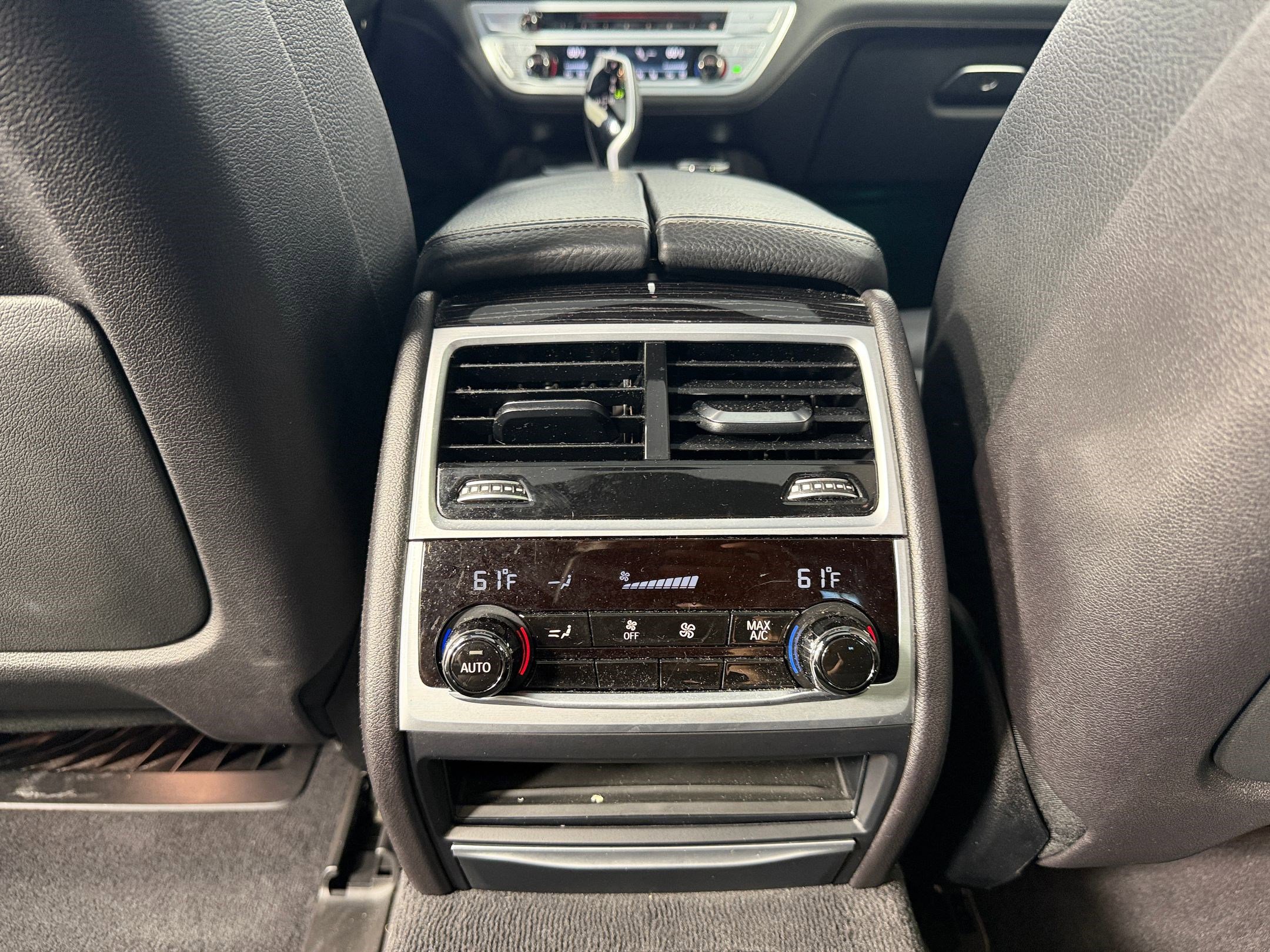 Used 2019 BMW 740i w/ Executive Package RWD image 30