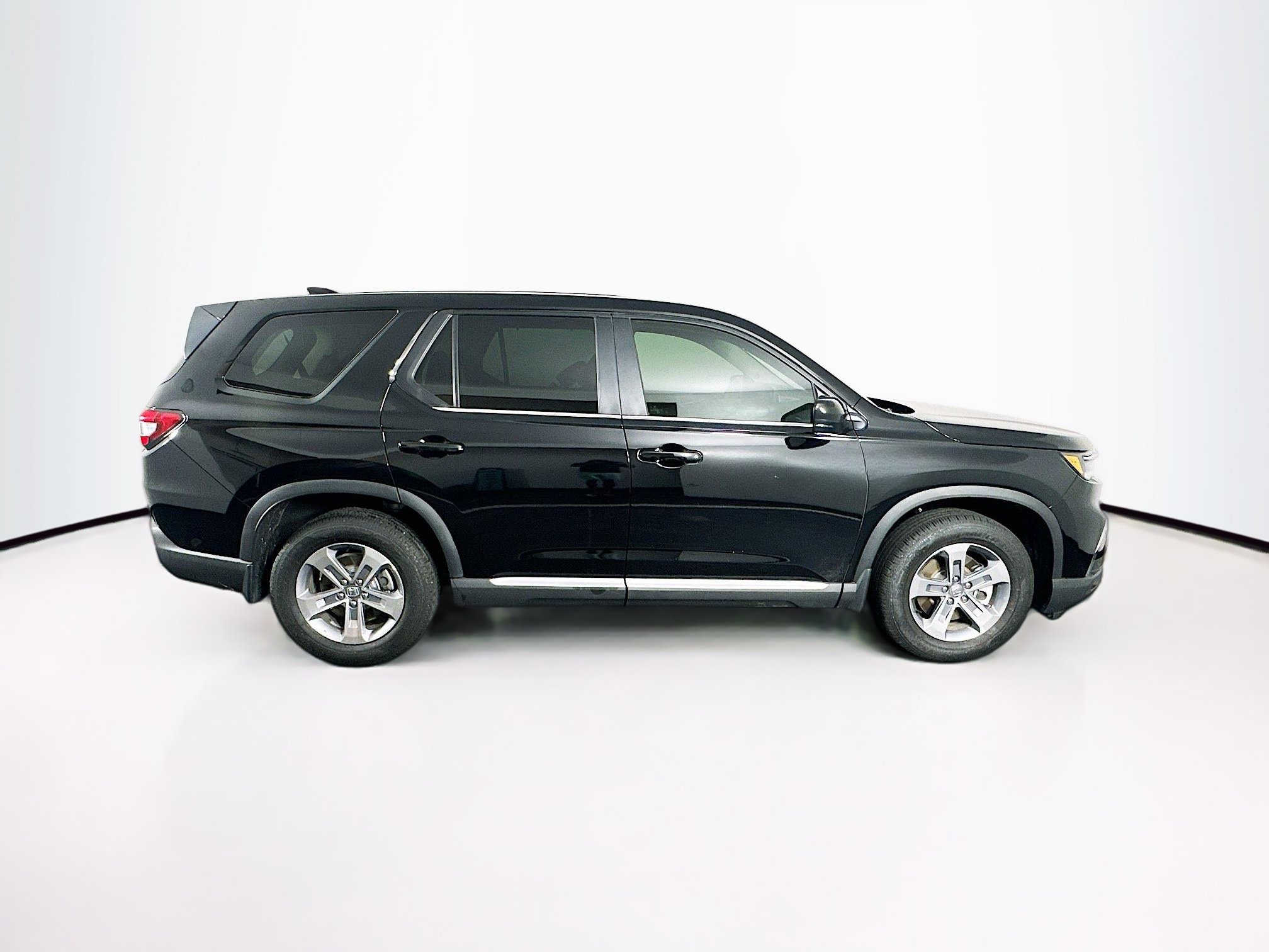 Used 2025 Honda Pilot EX-L image 10