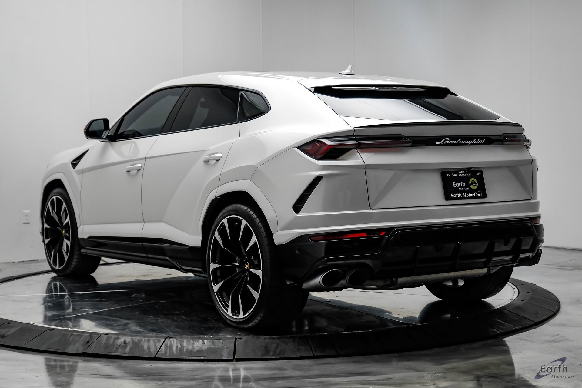 Used 2022 Lamborghini Urus AWD/4WD image 12