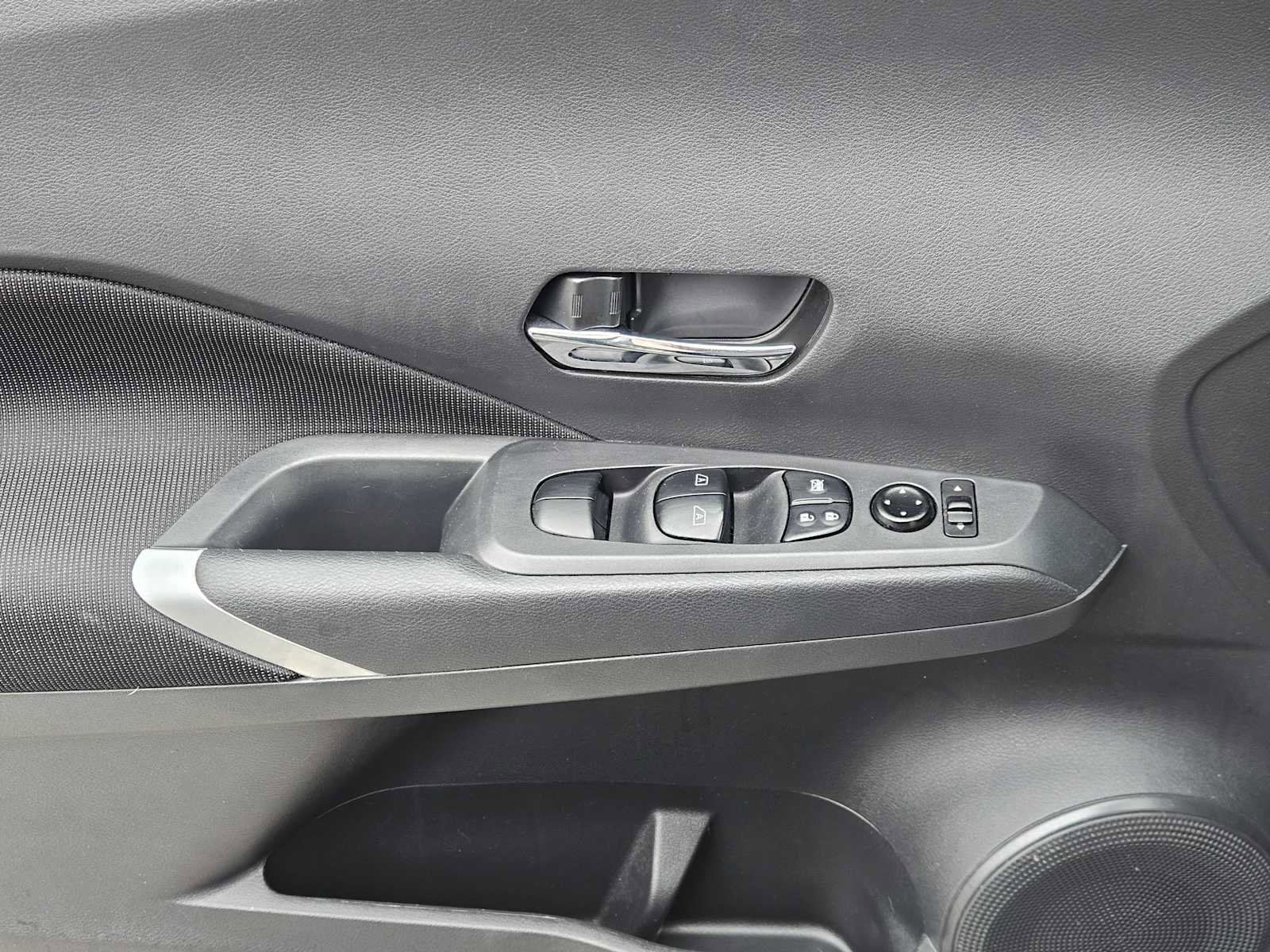 Used 2022 Nissan Kicks SV FWD image 22