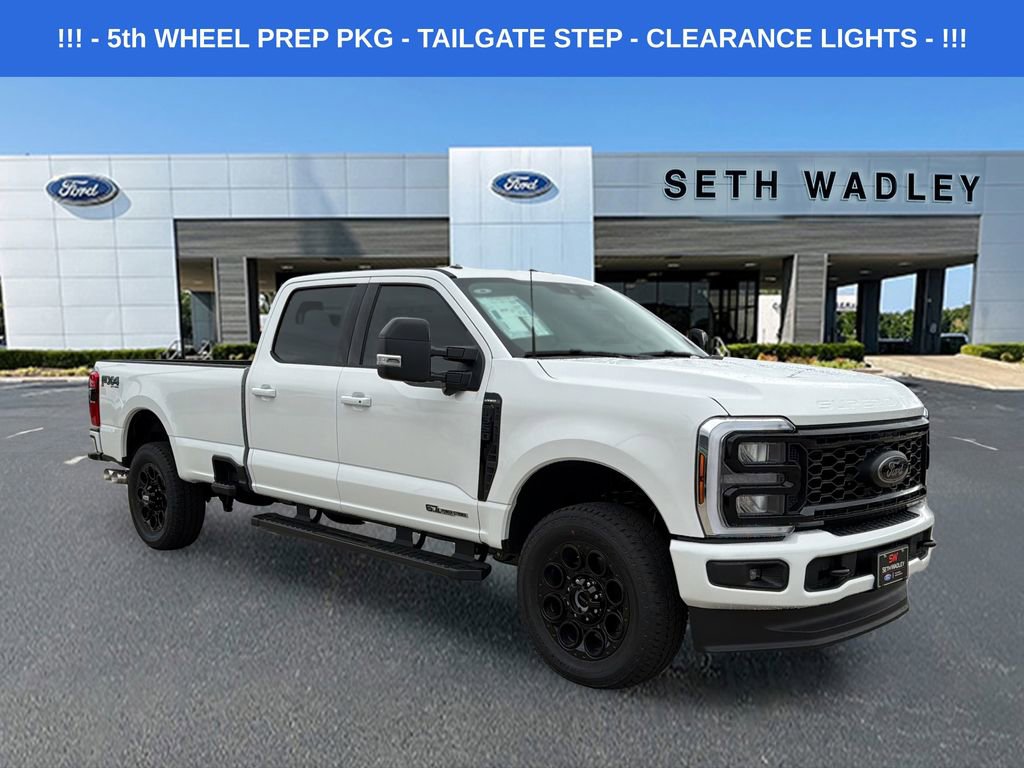 New 2026 Ford F350 Lariat w/ Black Appearance Package