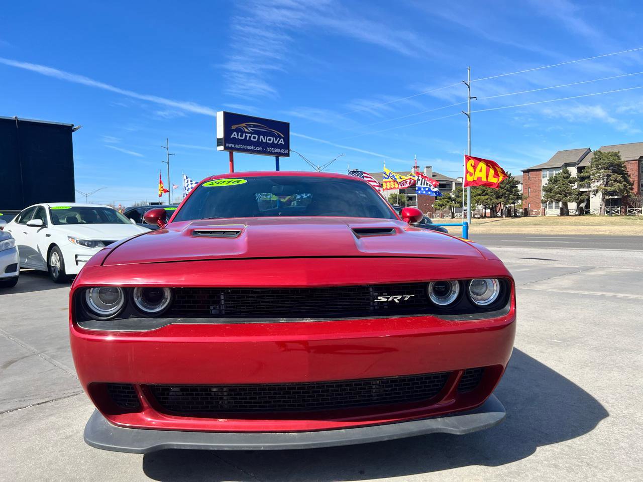 Used 2016 Dodge Challenger SXT image 1