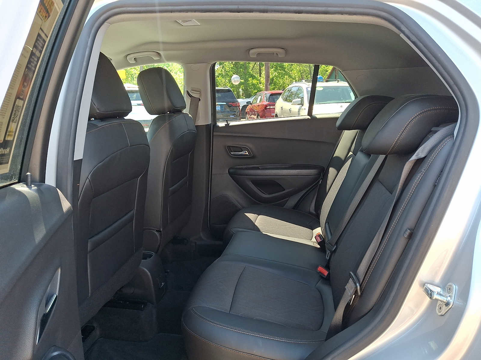 Used 2022 Chevrolet Trax LT w/ LT Convenience Package AWD/4WD image 10