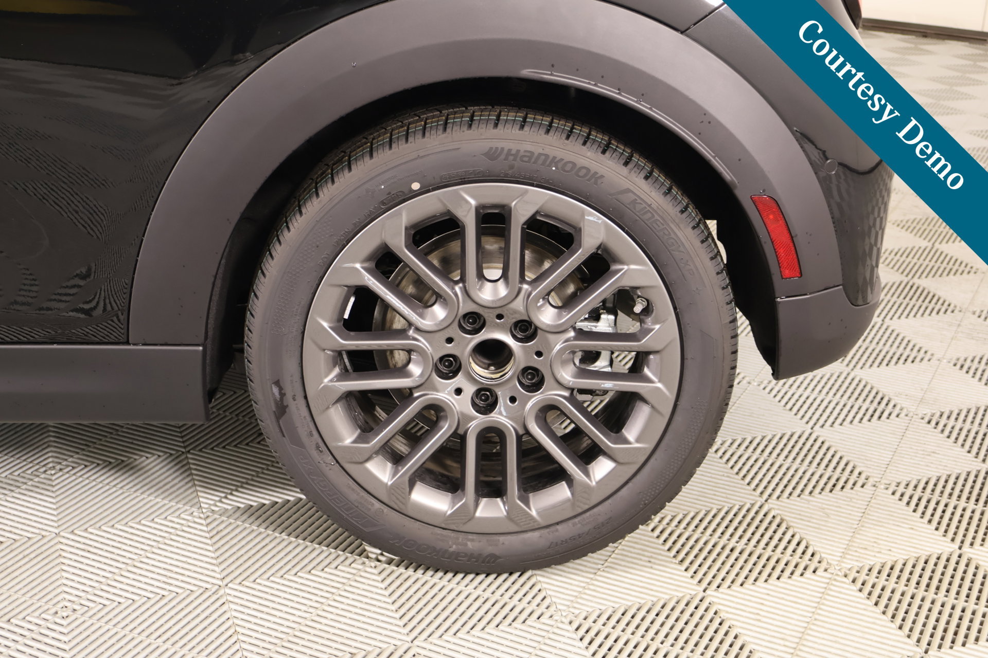 New 2026 MINI Cooper 2-Door Hardtop FWD image 18