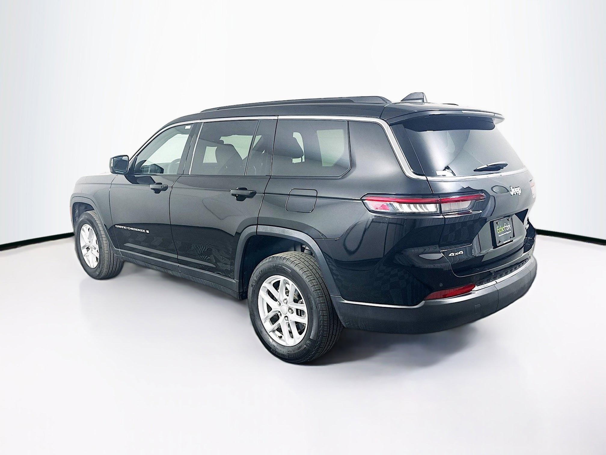 Used 2025 Jeep Grand Cherokee L Laredo image 5