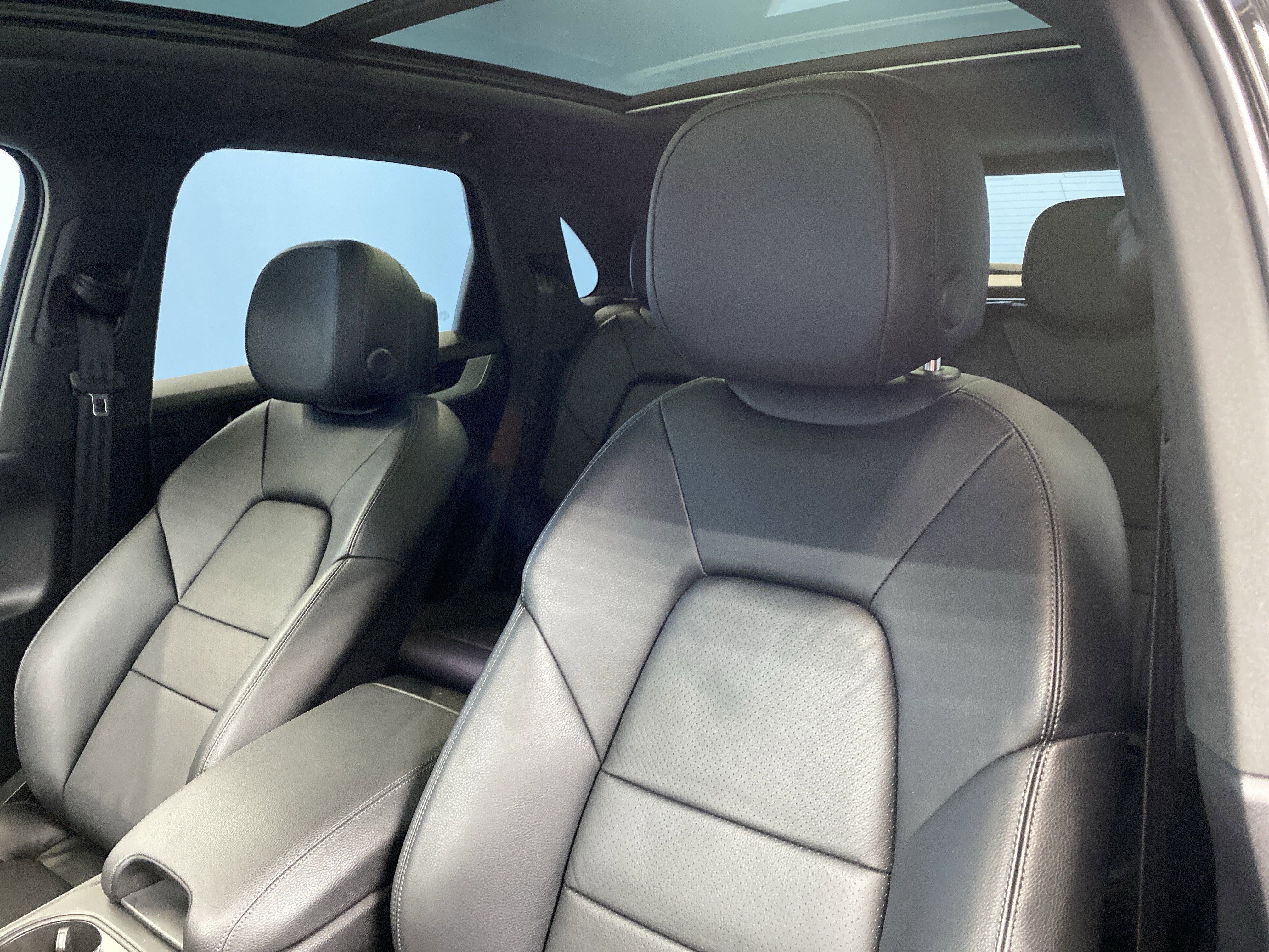 Used 2024 Porsche Cayenne image 8