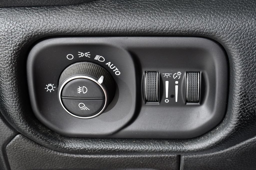 Used 2021 RAM 1500 Laramie AWD/4WD image 33
