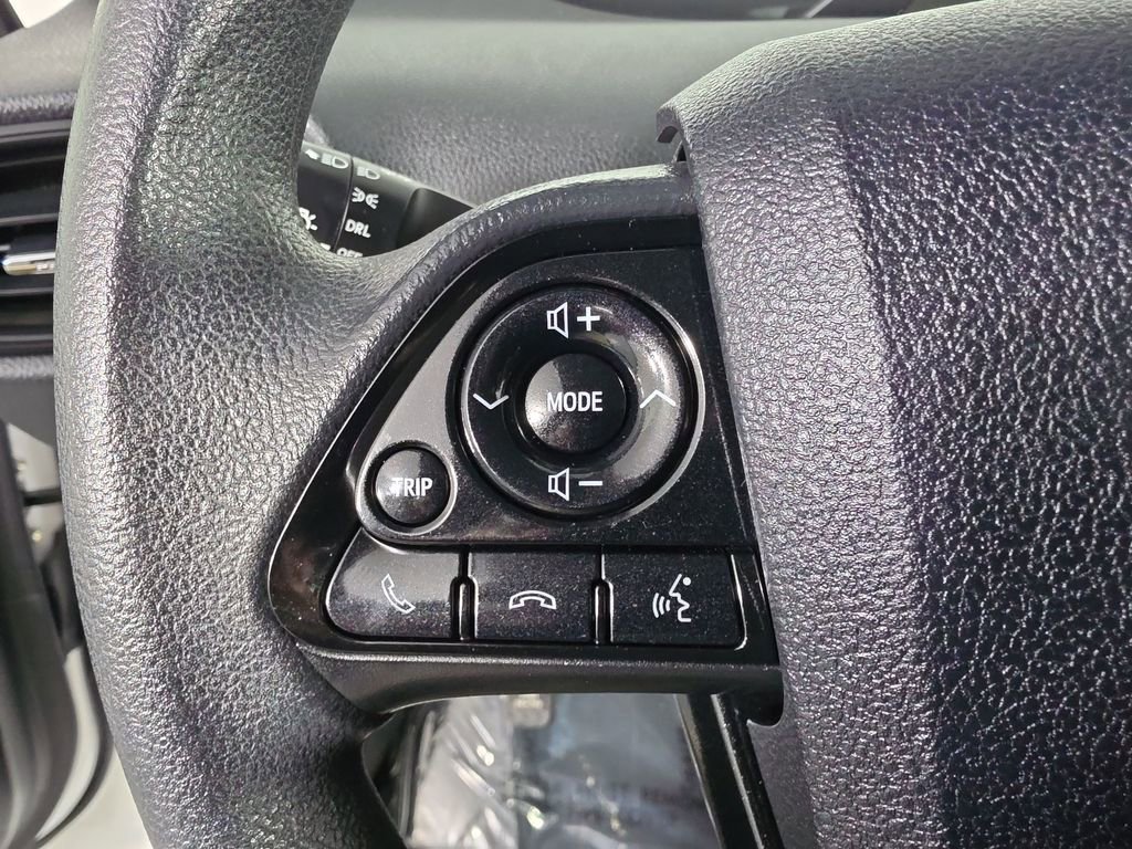 Used 2021 Toyota Prius LE FWD image 12