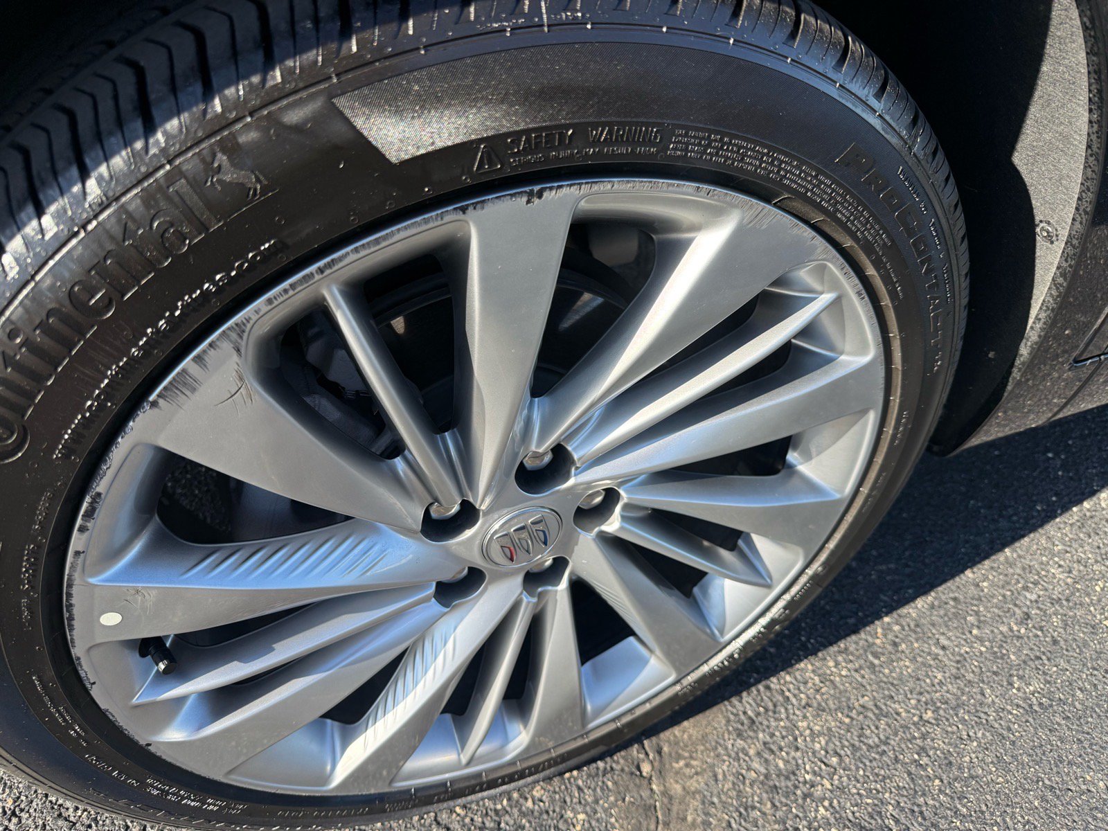 Used 2025 Buick Envision Avenir AWD/4WD image 11