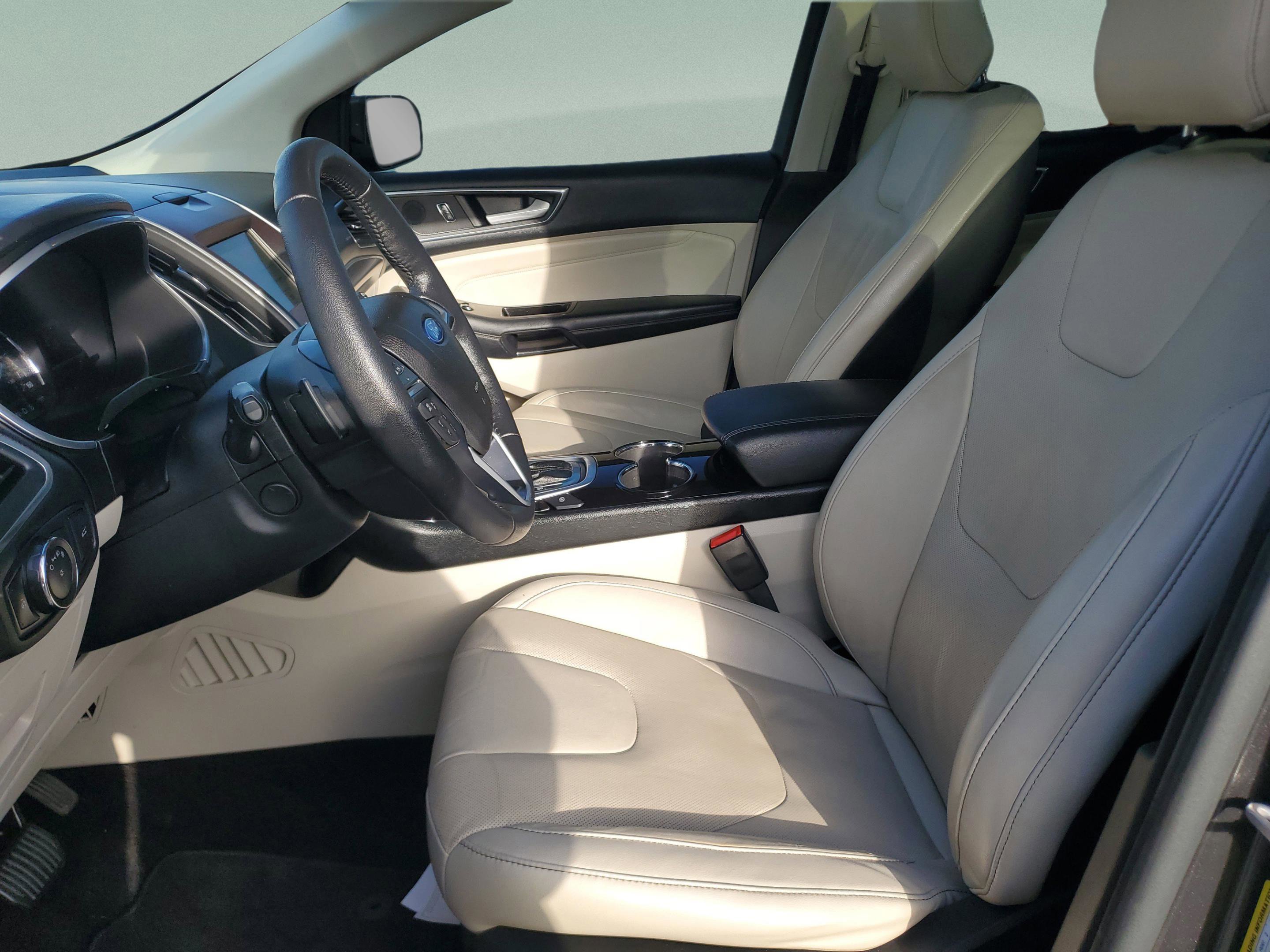 Used 2016 Ford Edge Titanium w/ Equipment Group 302A image 17