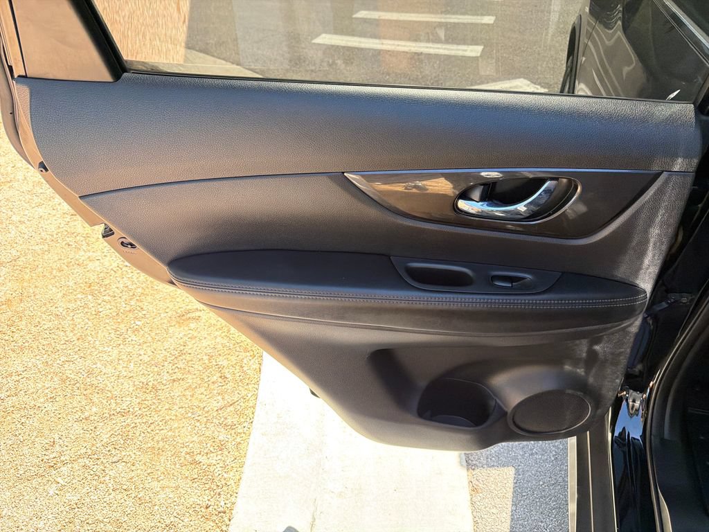 Used 2018 Nissan Rogue S w/ S Value Package FWD image 32