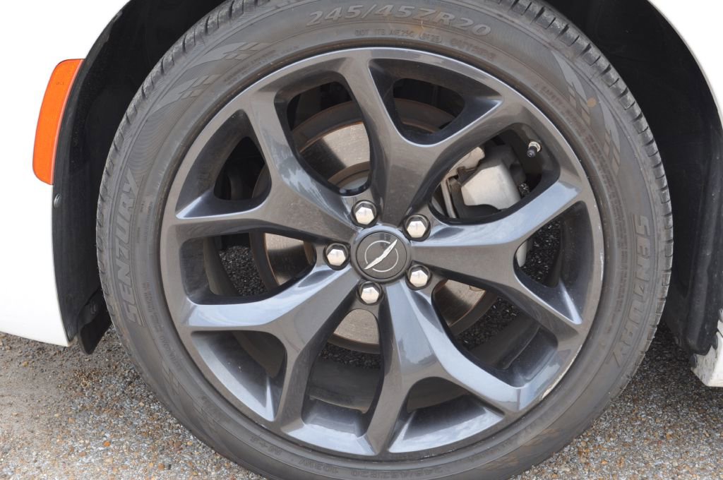 Used 2023 Chrysler 300 S w/ Comfort Group RWD image 27
