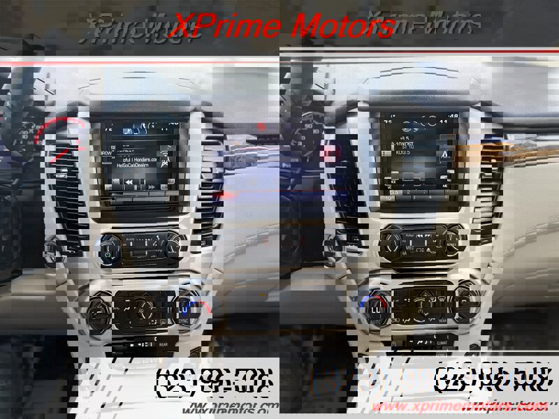 Used 2015 GMC Yukon Denali w/ Premium Package image 26