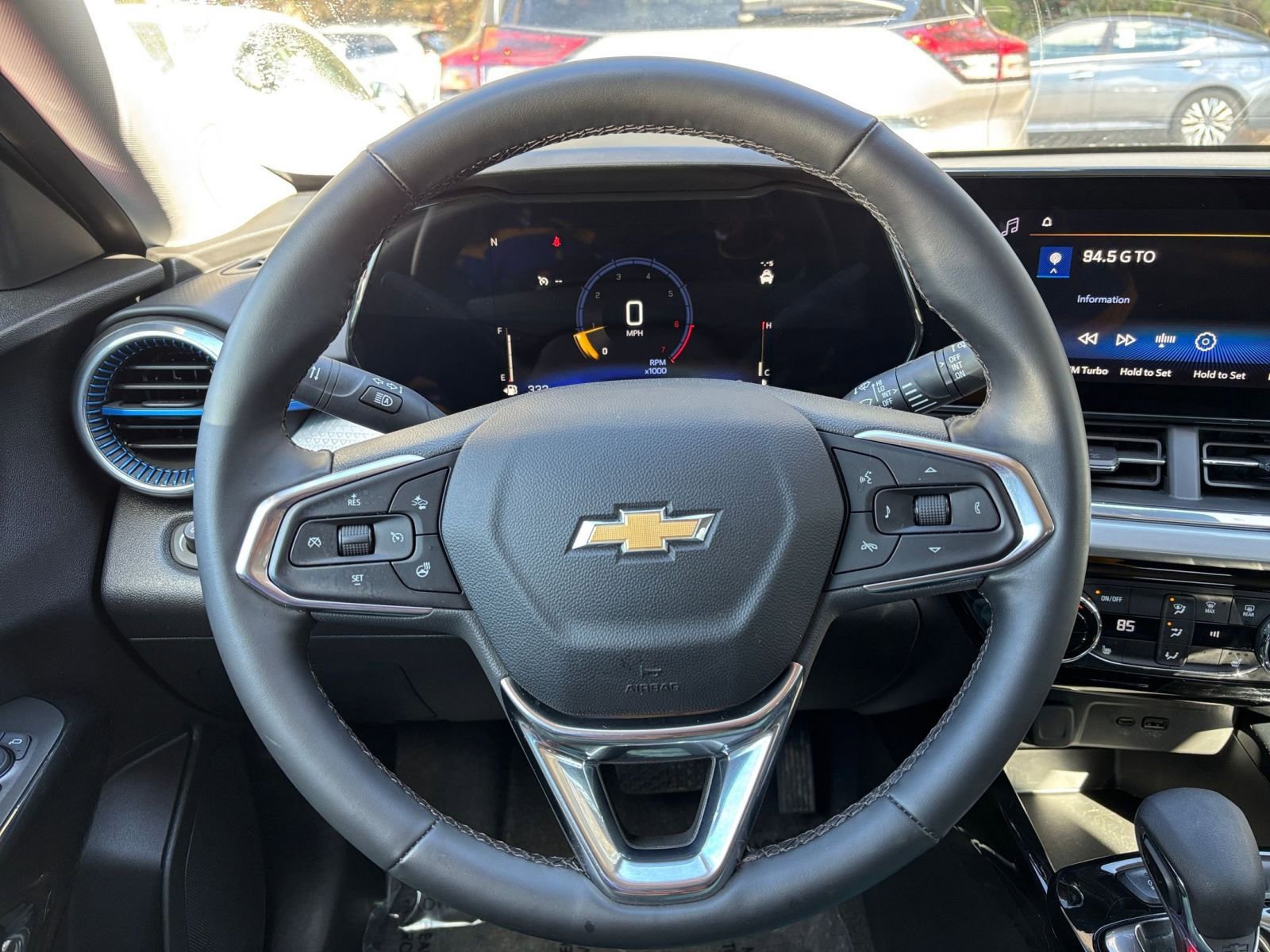 Used 2025 Chevrolet Trax LT w/ LT Convenience Package image 29