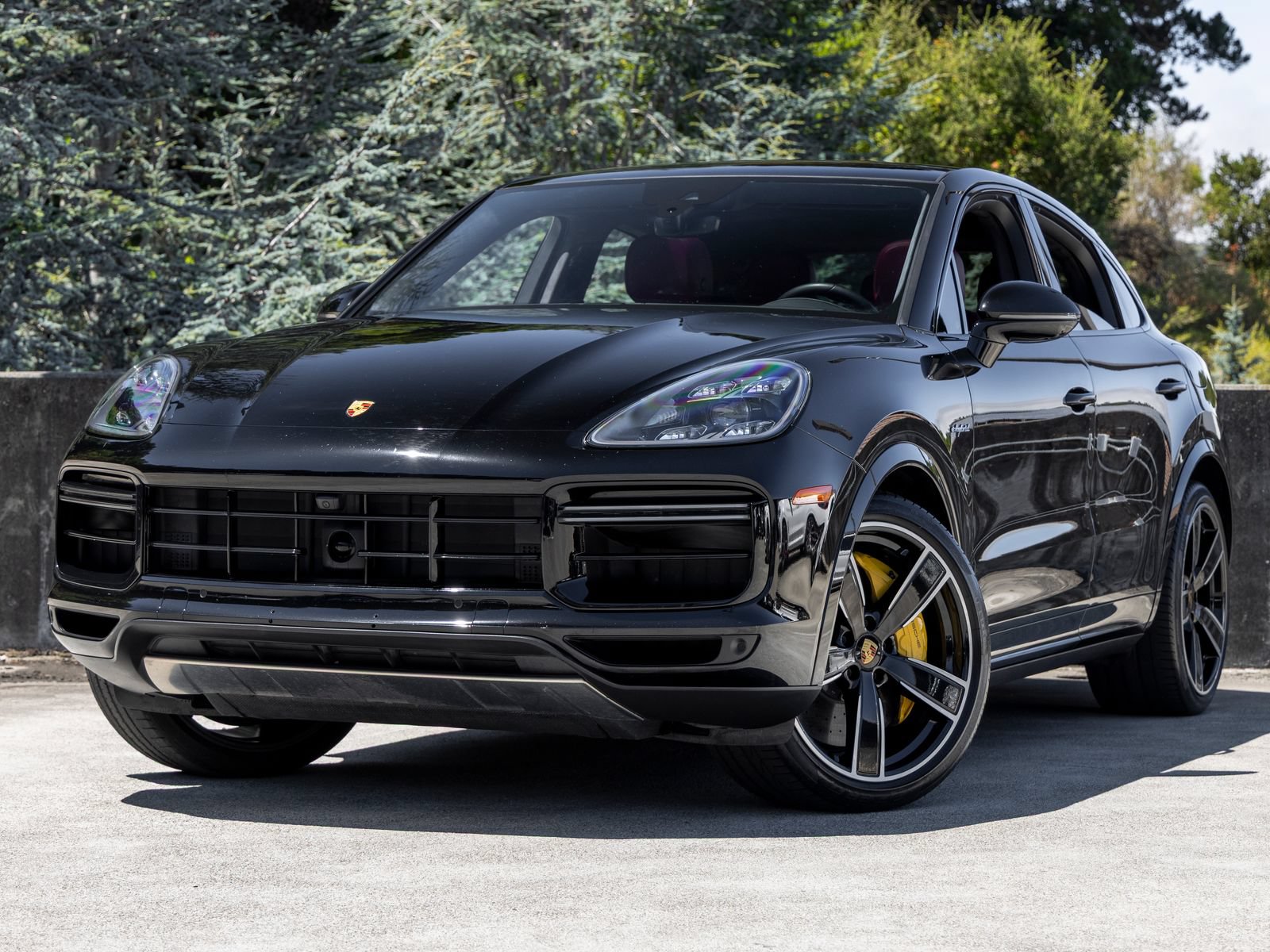 Certified 2022 Porsche Cayenne Turbo S AWD/4WD image 1