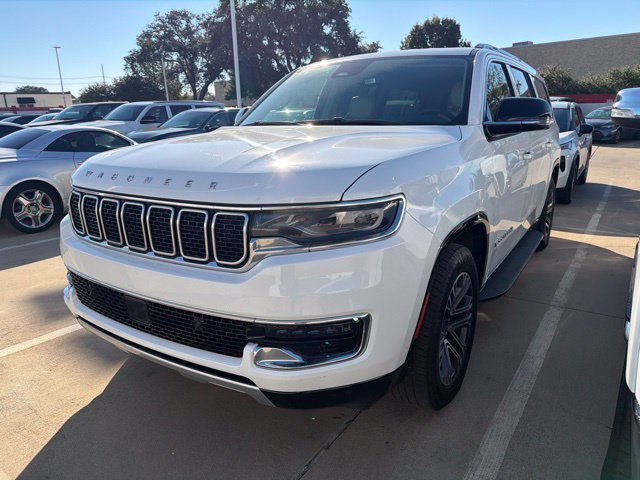 Used 2024 Jeep Wagoneer L Series II w/ Flexible Seating Group RWD image 1