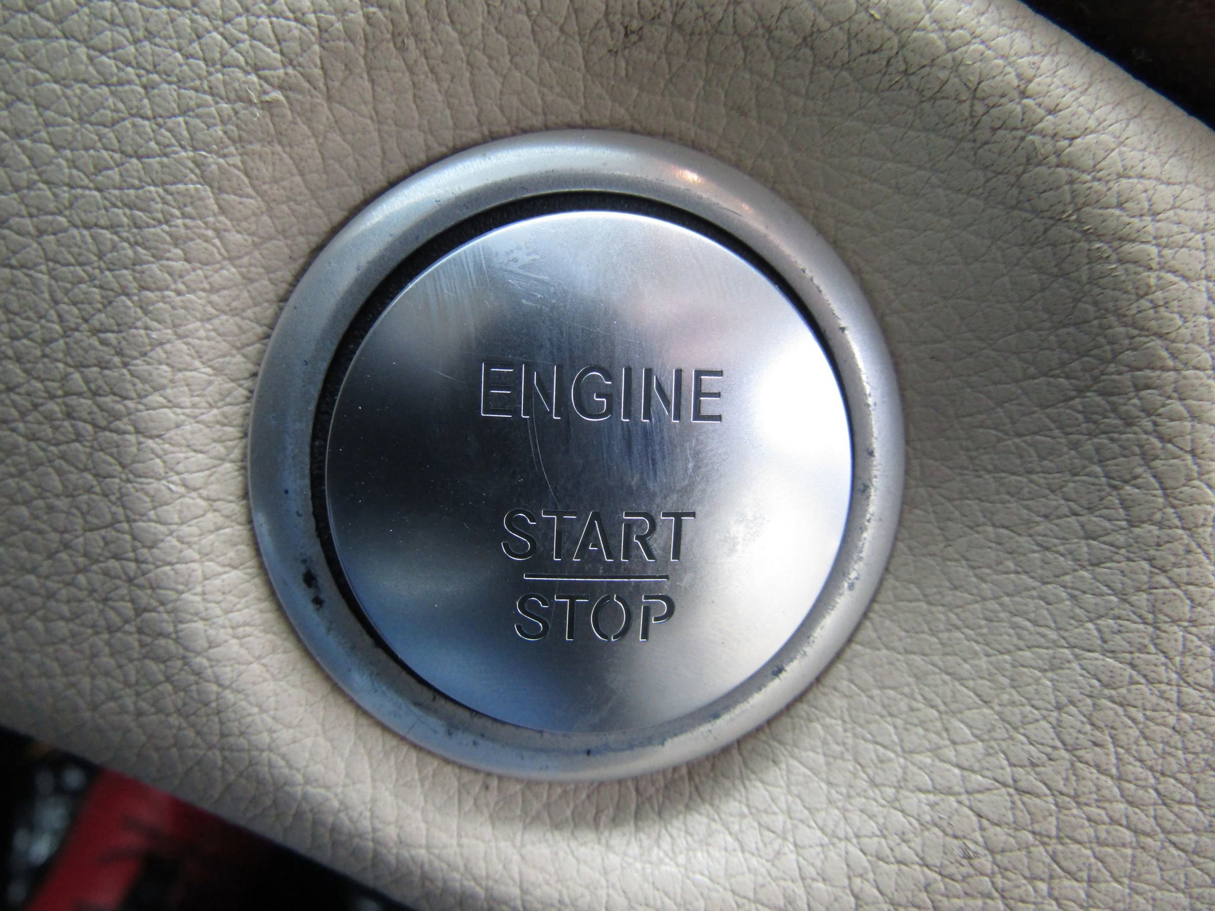 Used 2020 Mercedes-Benz GLA 250 4MATIC w/ Premium Package image 32