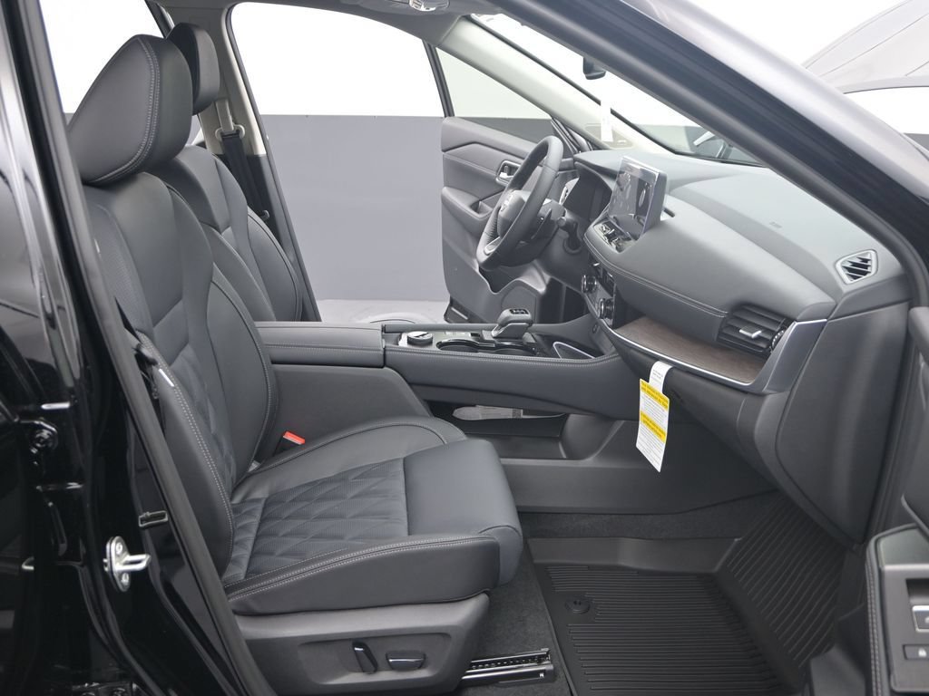 New 2026 Nissan Rogue Platinum w/ Platinum Premium Package AWD/4WD image 14