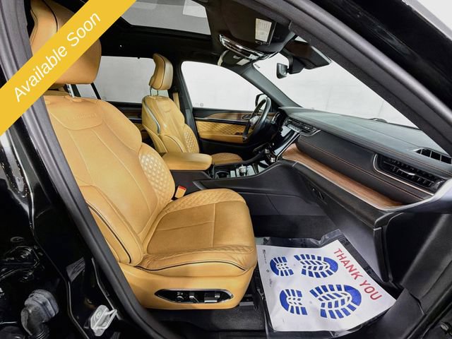 Used 2022 Jeep Grand Cherokee L Summit w/ Luxury Tech Group V AWD/4WD image 31