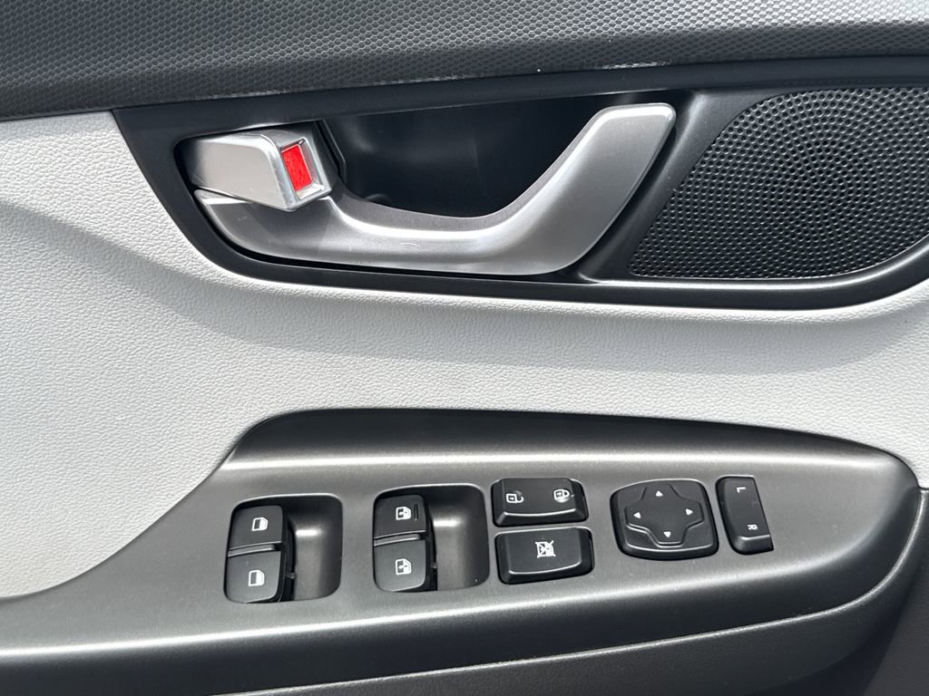 Used 2023 Hyundai Kona SE w/ Cargo Package FWD image 23