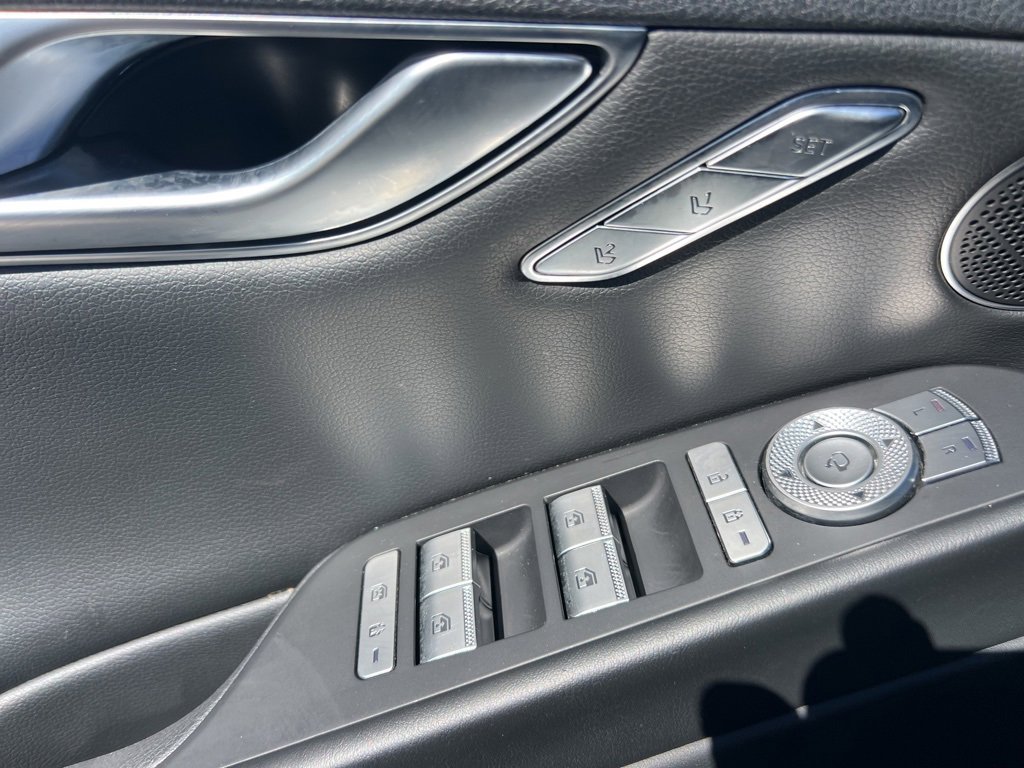 Used 2023 Genesis G80 2.5T image 24