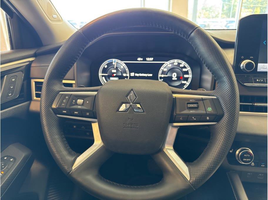 Used 2023 Mitsubishi Outlander SEL image 14