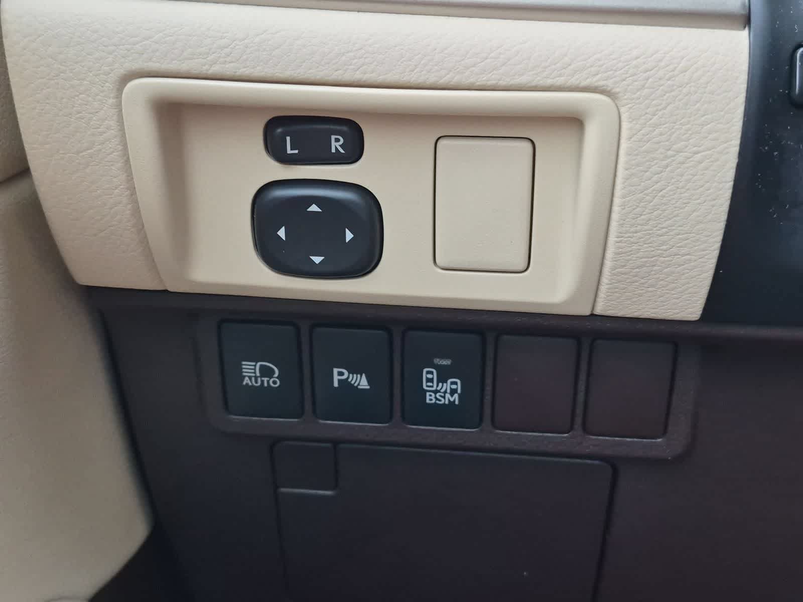 Used 2017 Lexus ES 350 w/ Navigation System Package FWD image 30