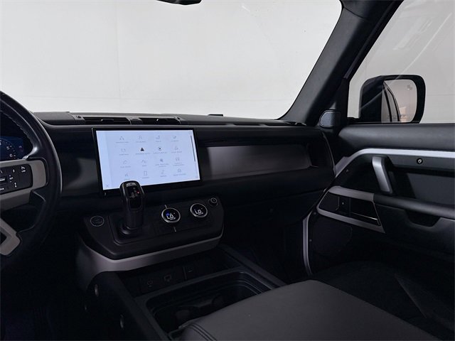 Certified 2022 Land Rover Defender 110 X-Dynamic HSE image 26