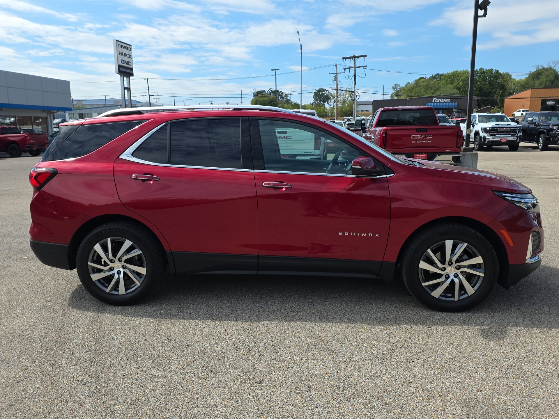 Used 2024 Chevrolet Equinox Premier FWD image 9