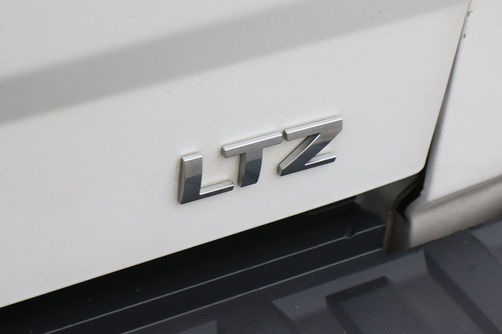 Used 2018 Chevrolet Silverado 1500 LTZ Z71 w/ LTZ Plus Package AWD/4WD image 56
