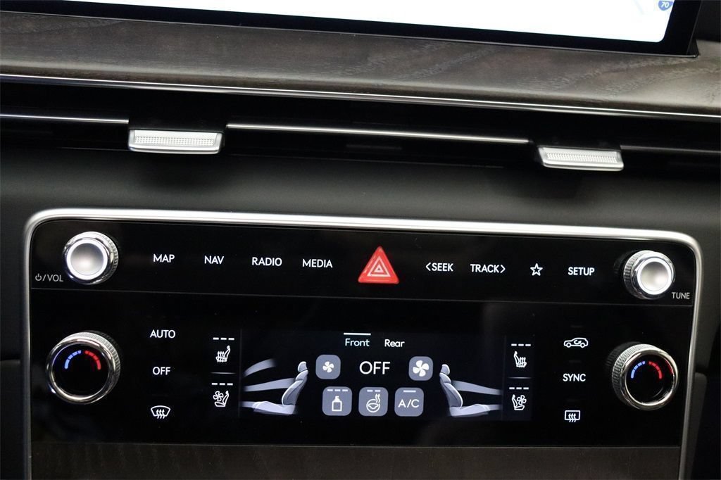 Certified 2025 Genesis GV80 3.5T Prestige AWD/4WD image 23