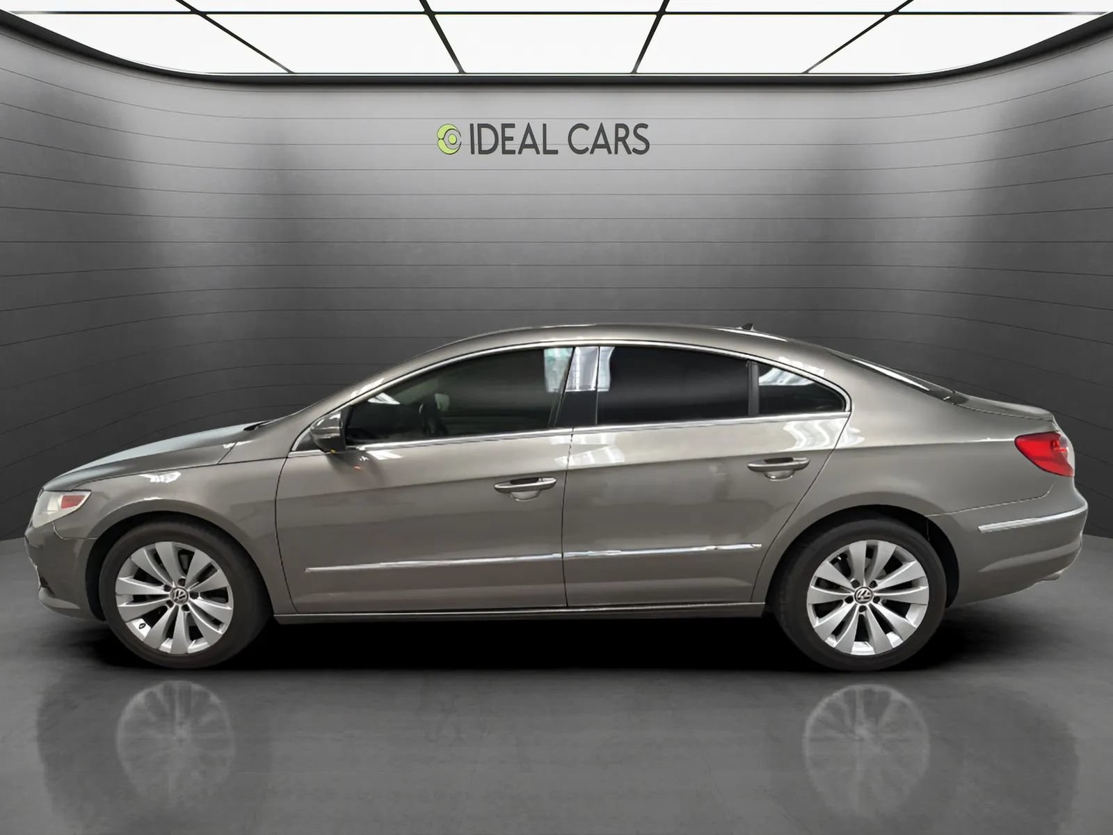 Used 2010 Volkswagen CC Sport FWD image 8