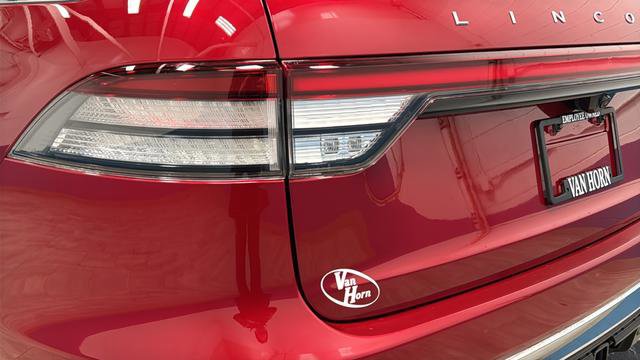 Used 2025 Lincoln Aviator AWD image 41