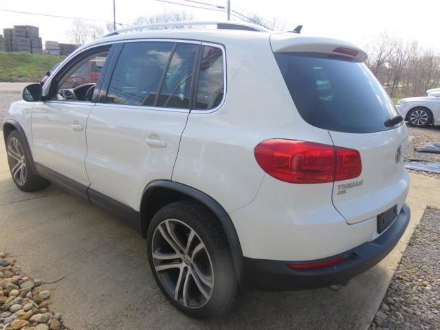 Used 2017 Volkswagen Tiguan SEL AWD/4WD image 5
