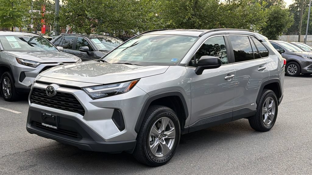 Used 2025 Toyota RAV4 LE AWD/4WD image 2