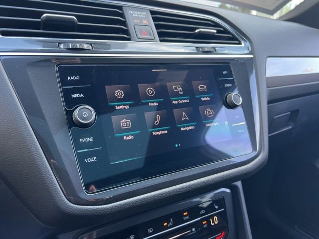Certified 2023 Volkswagen Tiguan SE R-Line image 17