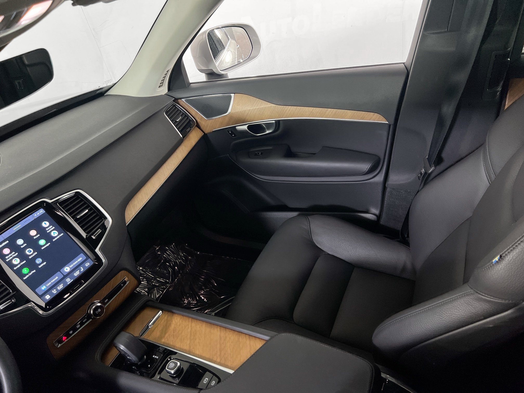Used 2024 Volvo XC90 B5 Plus AWD/4WD image 24