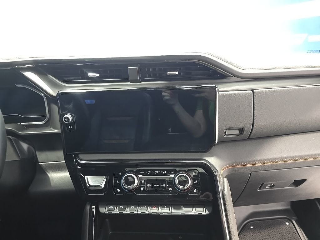 Used 2024 GMC Sierra 1500 AT4 w/ Technology Package image 29