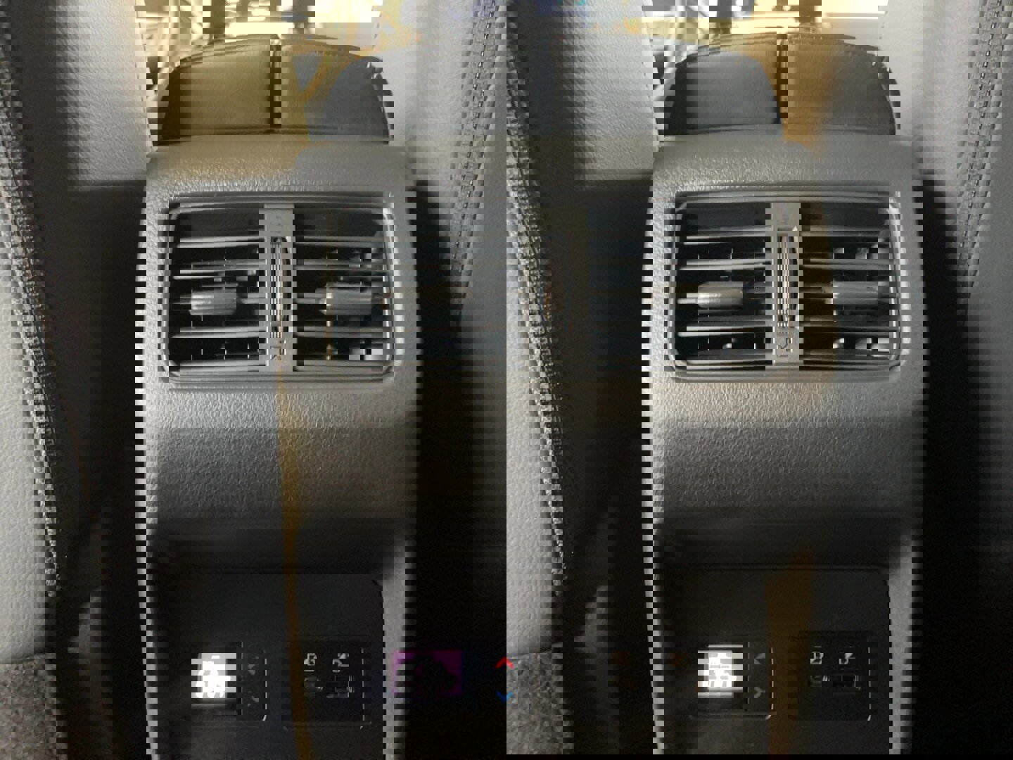 Used 2023 Nissan Rogue SL w/ SL Premium Package image 18