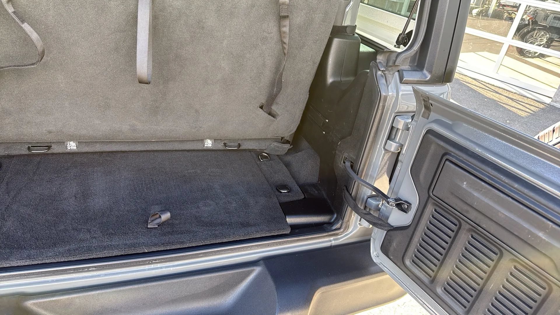 Used 2020 Jeep Wrangler Sport AWD/4WD image 34